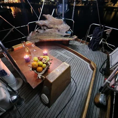 Barca A Vela D'epoca Emibel Botel